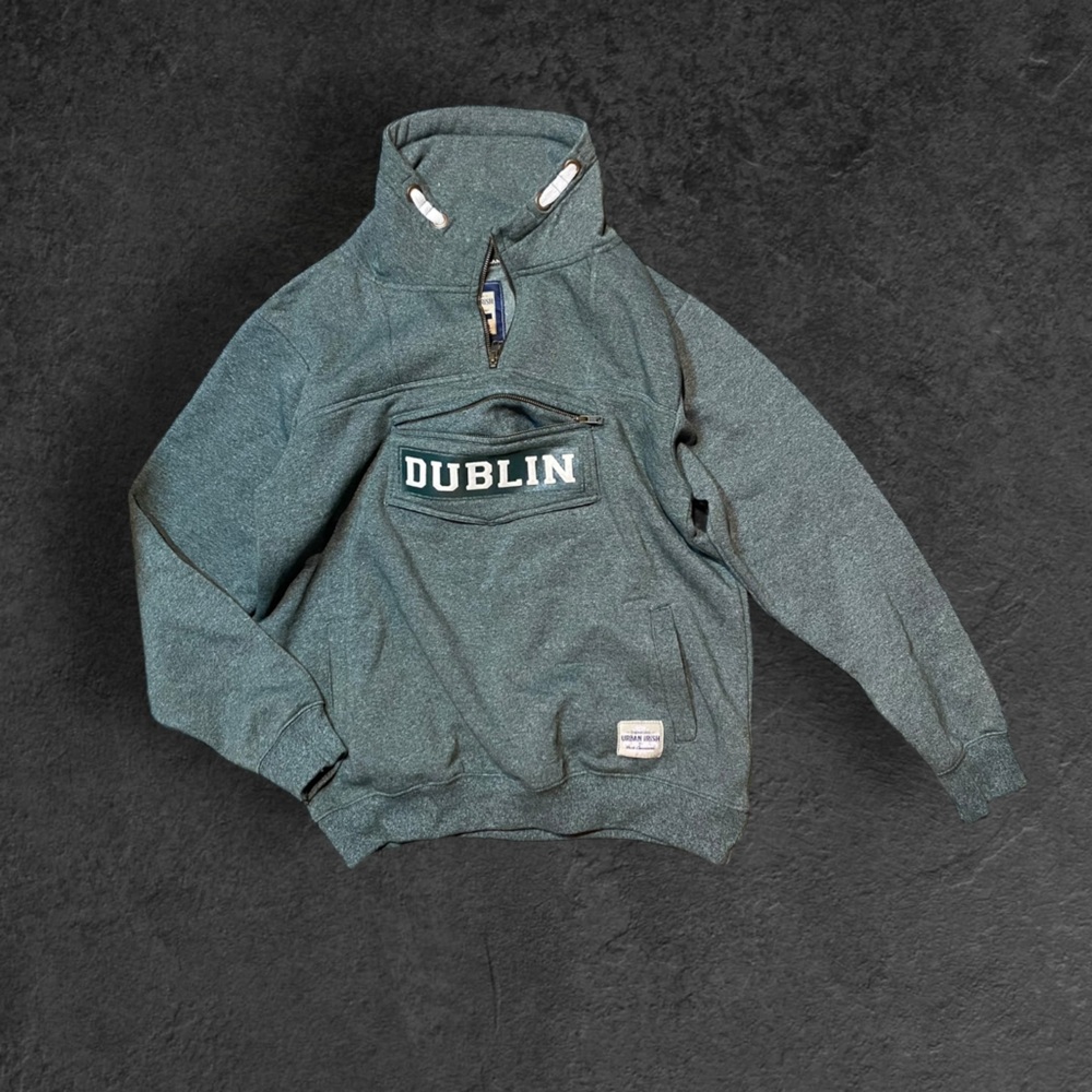 Dublin half zip with middle pocket